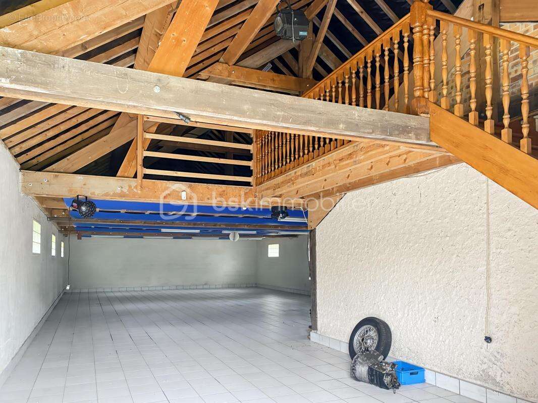 Maison à SAINT-MAURICE-MONTCOURONNE