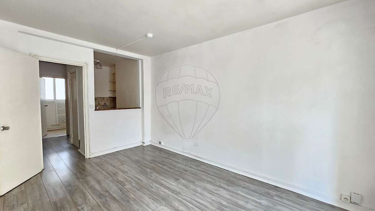 Appartement à PARIS-14E