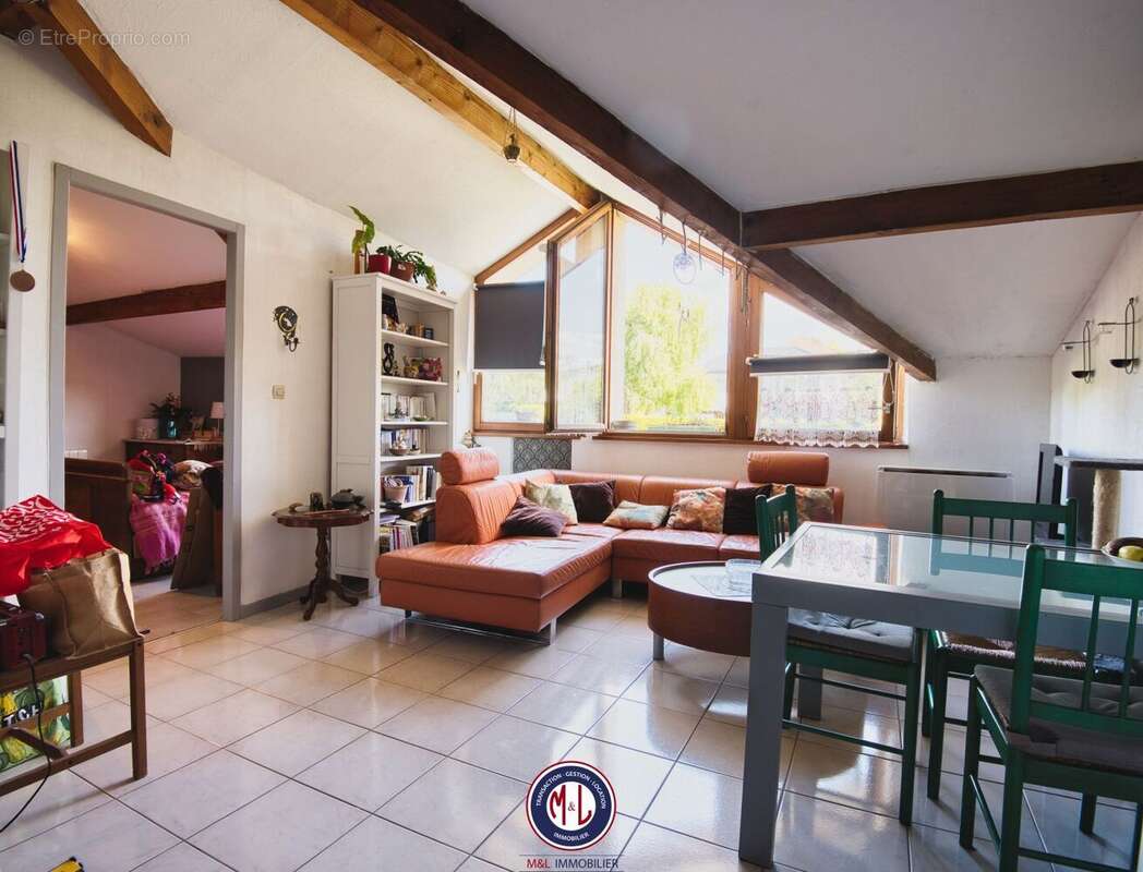 Appartement à COURCELLES-CHAUSSY
