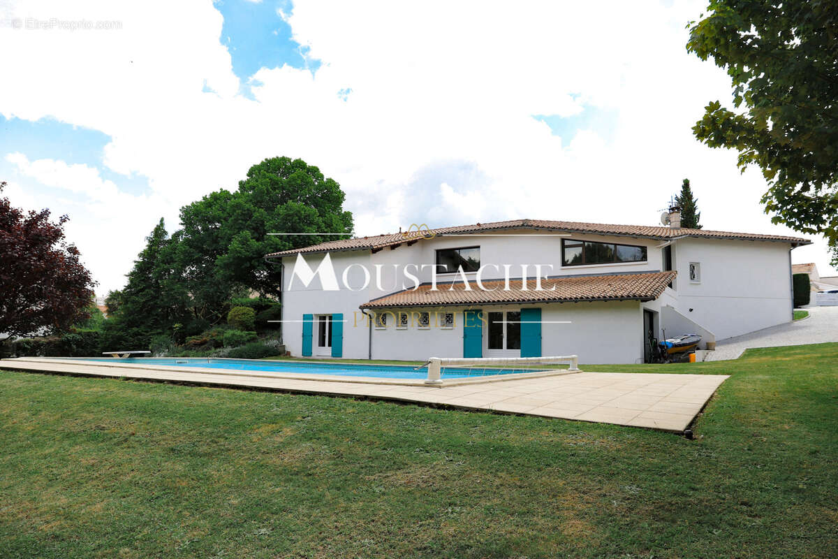 Belle villa d'architecte  avec piscine - plage et commerces a pied - - photo 4