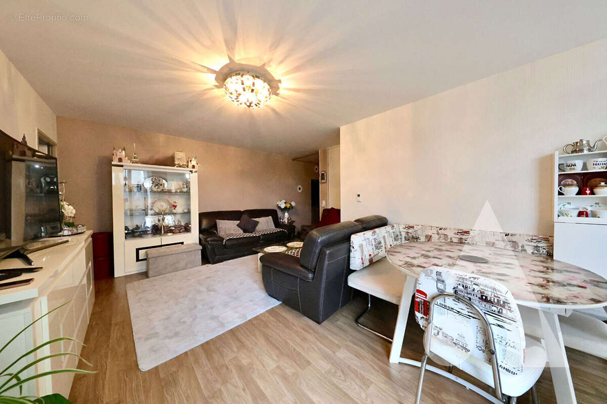 Appartement à CORBEIL-ESSONNES