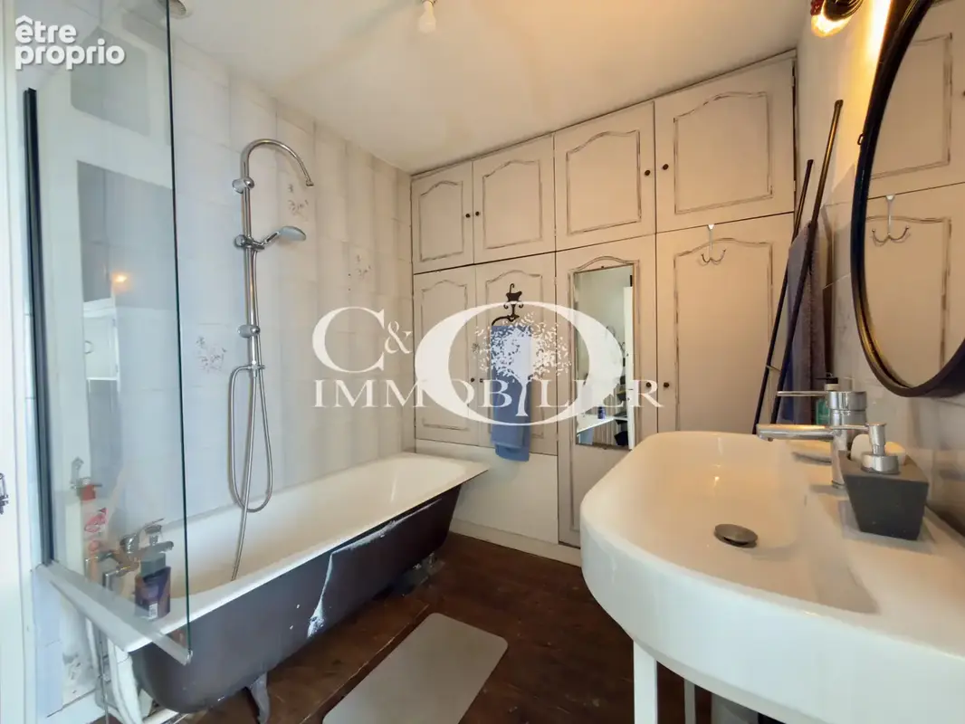 Maison de bourg - 2 chambres - bureau - cour de 50 m2 - photo 8