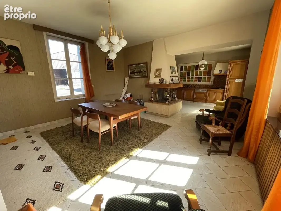 Maison bourgeoise avec terrain et hangar - photo 4