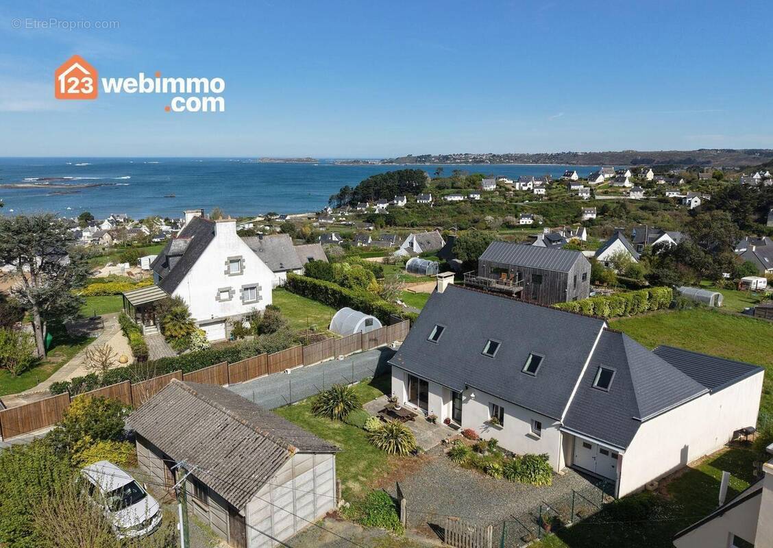 Maison à TREDREZ-LOCQUEMEAU