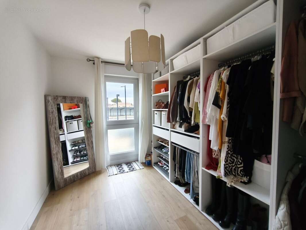 CHAMBRES - Appartement à NIMES