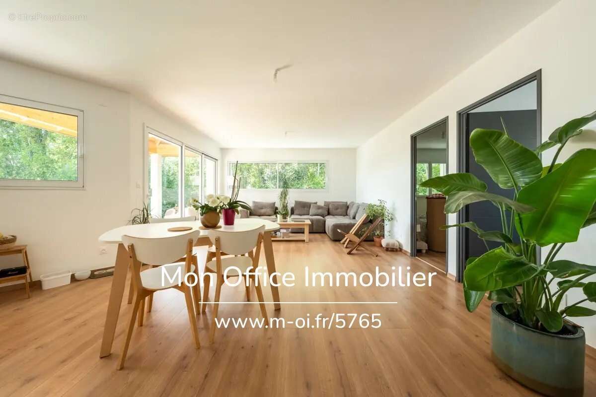 Maison à LA ROCHETTE