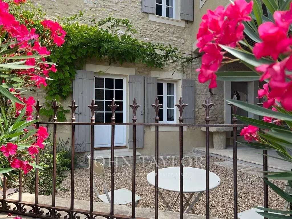 Maison à GORDES