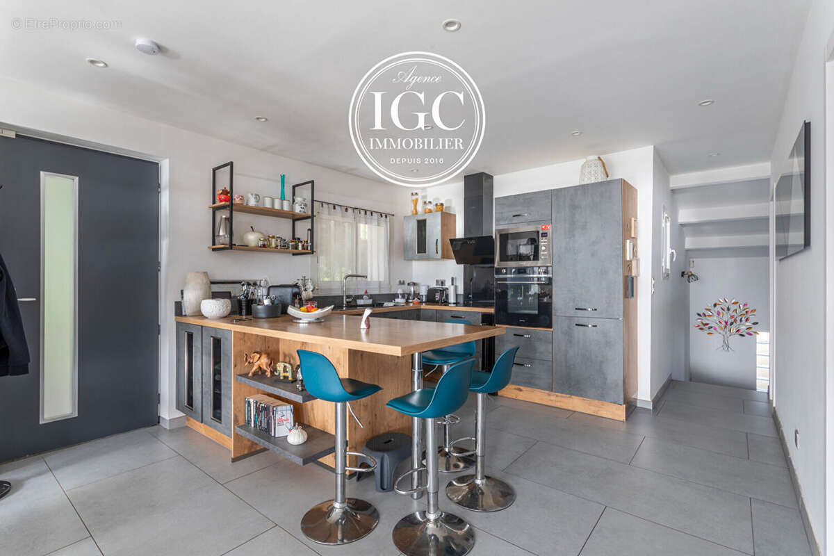 Maison à CARRY-LE-ROUET