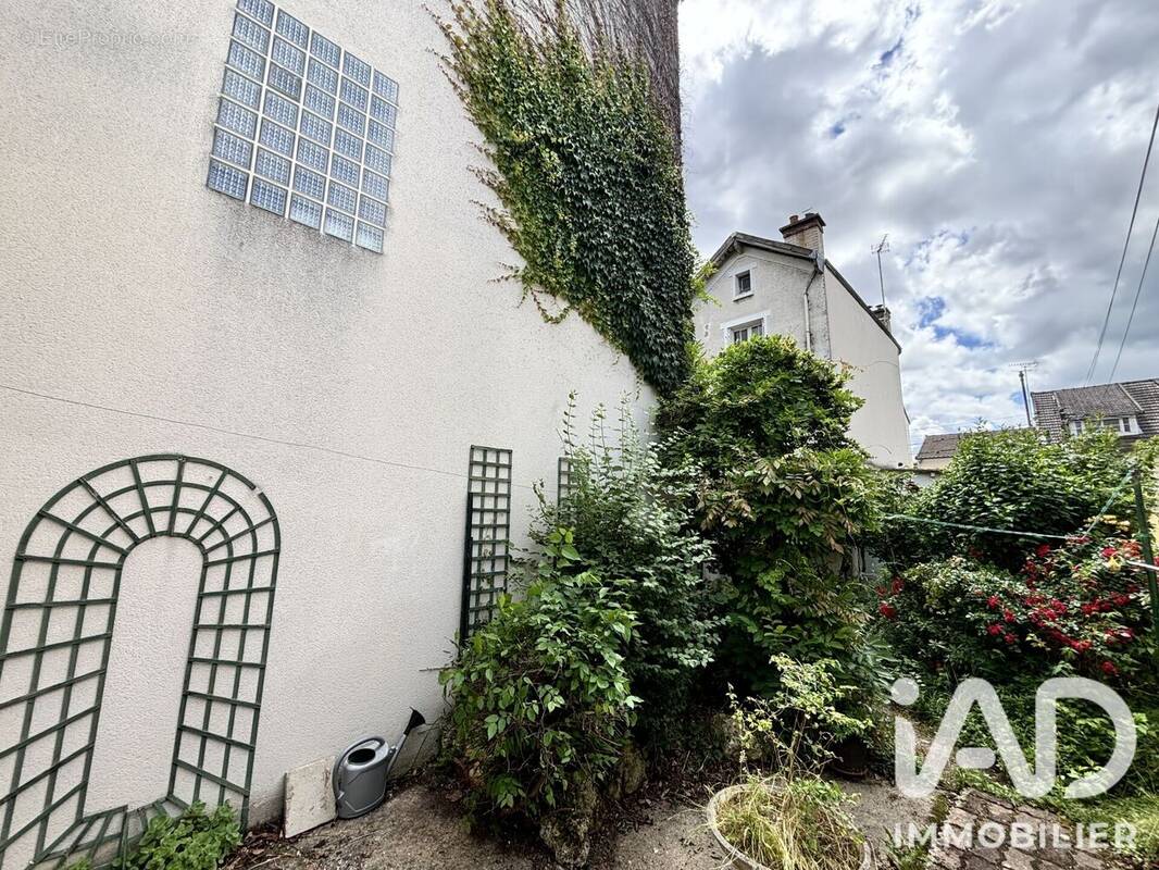 Photo 1 - Maison à NANTERRE