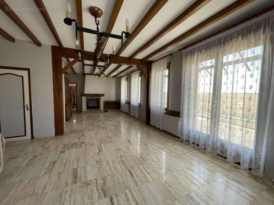 Maison 139 m² à Monceau-Le-Neuf-Et-Faucouzy  - photo 4