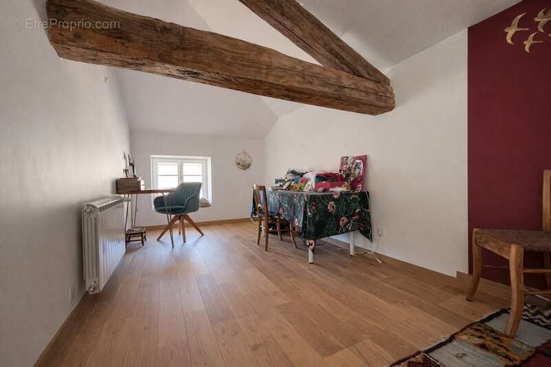 Ferme rénovée 205 m² – 6 chambres – terrain 16 000 m² – géothermie – vue – Montromant (69) - photo 17