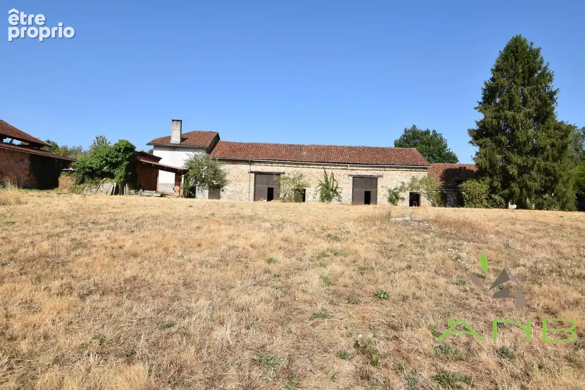 Maison 160 m² à Saint-Mathieu  - photo 2