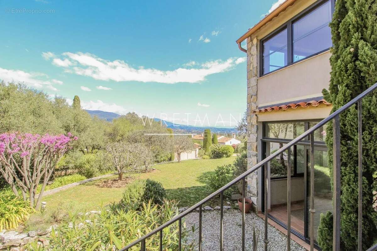 Magnifique villa familiale de 6 chambres, belle piscine et pool house, vues panoramiques à couper le souffle - Peyminade - photo 49