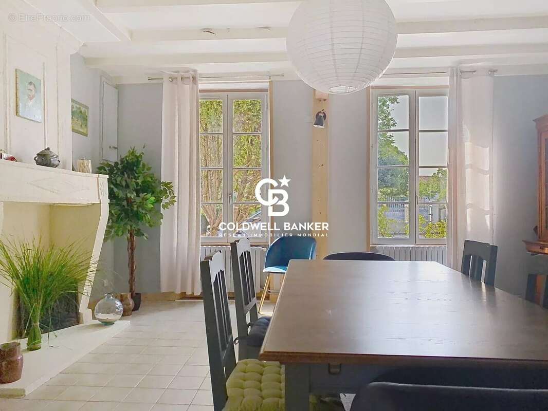 Charmante Maison Charentaise au cœur du village de Colombiers - photo 3