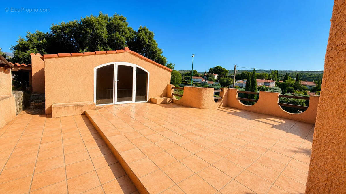 Maison à POURRIERES