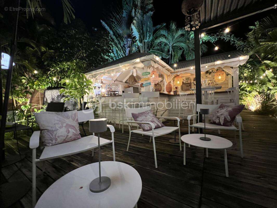 Commerce à SAINTE-ANNE