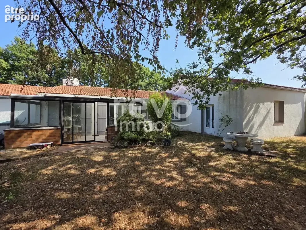 GENESTON 44140  Maison de plain-pied familiale de 176 m² - photo 6