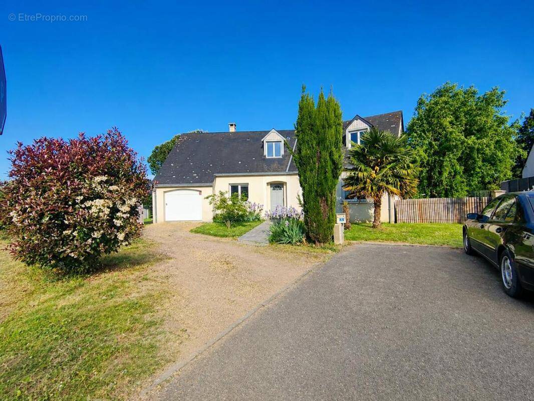 Maison à LA MEMBROLLE-SUR-LONGUENEE