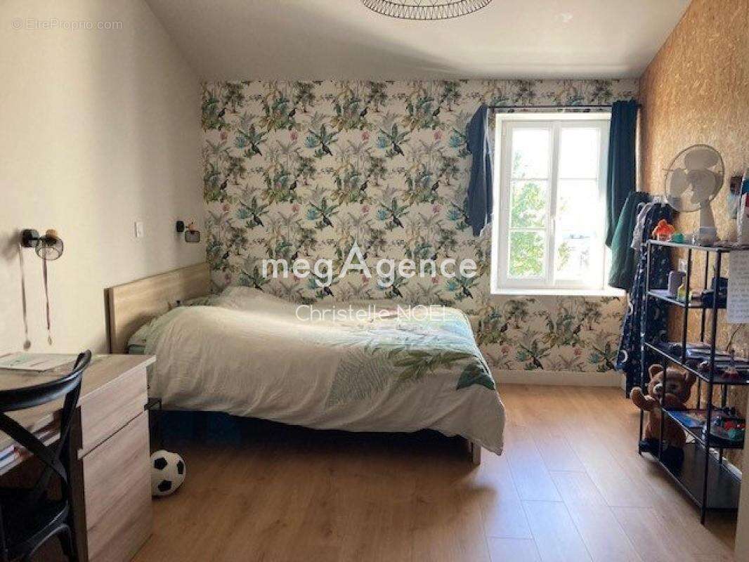 Maison à SAINTE-GEMME-LA-PLAINE