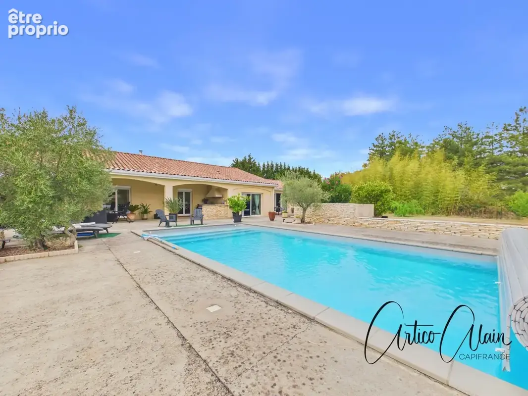 Maison de plain-pied 200 m² avec appartement indépendant et piscine - photo 19