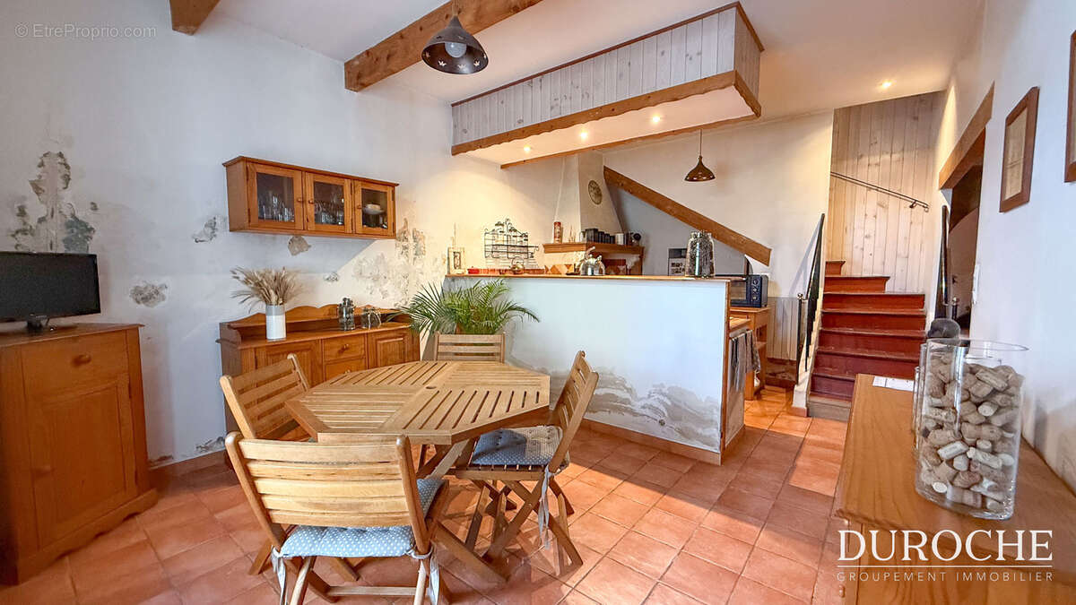 Maison à COURTHEZON