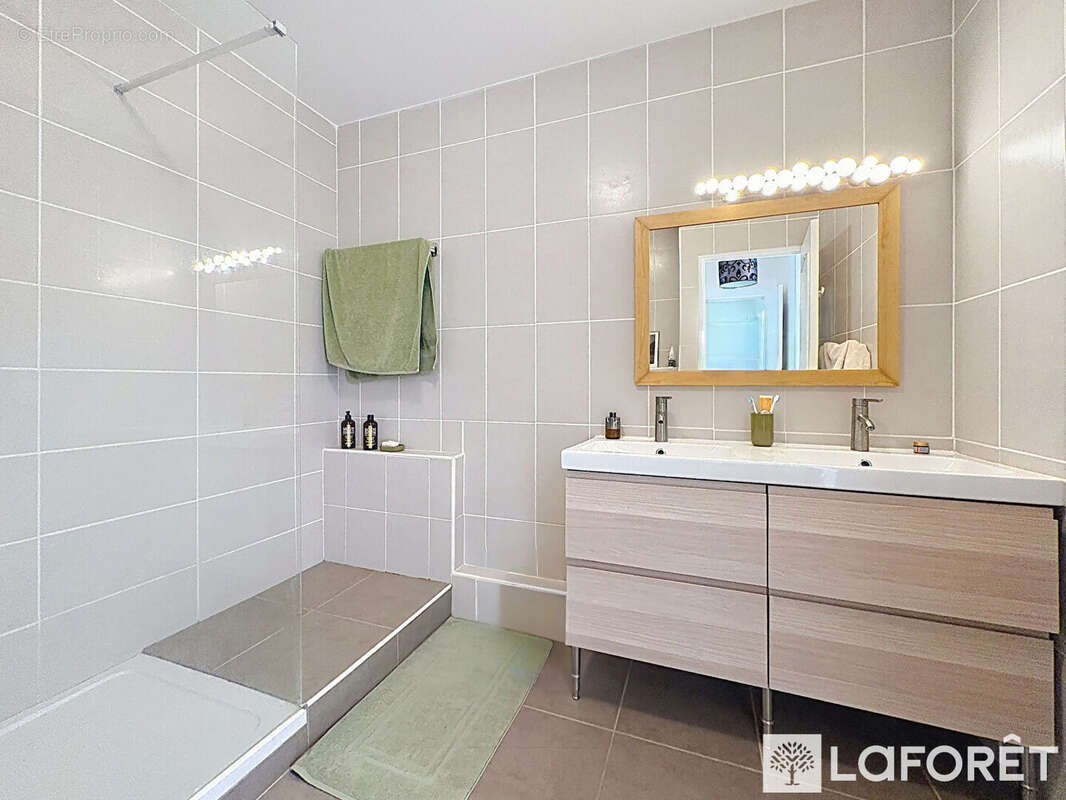 Appartement à LYON-9E