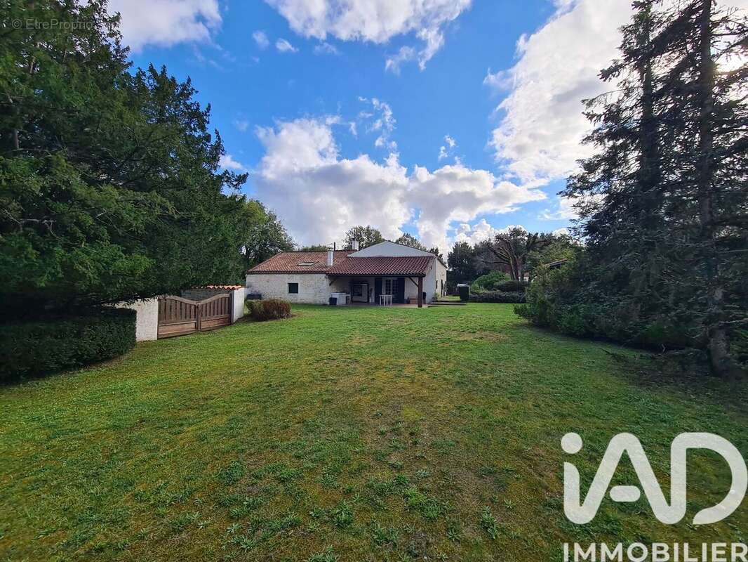 Photo 2 - Maison à SAINT-SAVINIEN