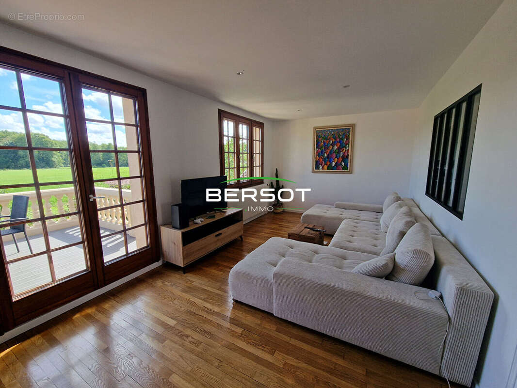 Maison à CHASSEY-LES-MONTBOZON