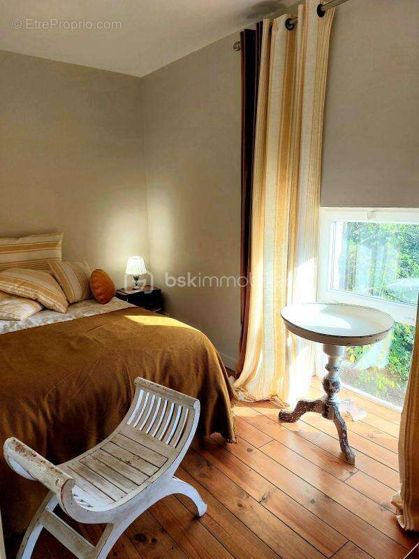 Maison à BOURDELLES