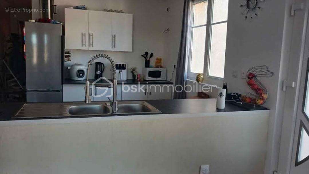  COUP DE CŒUR ! Maison récente de 136 m² avec terrain clos de 722 m² – Fort potentiel – Gibourne (17) - photo 4