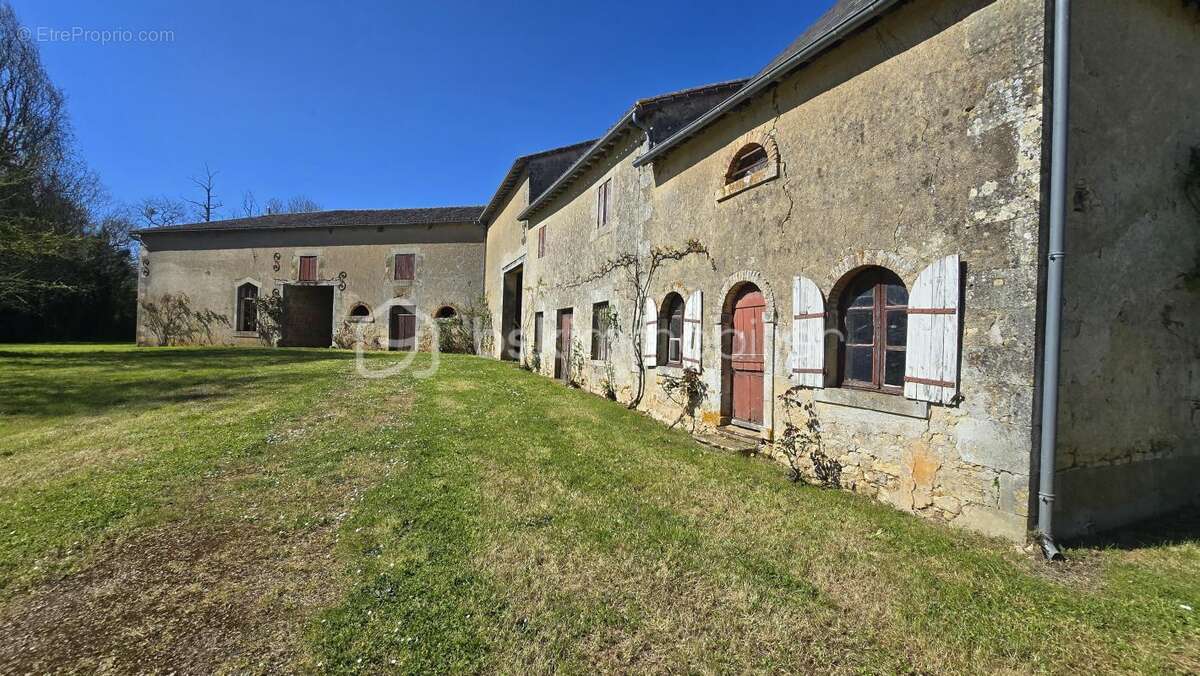 Magnifique Chateau du XIX éme , dépendances, Maison de gardien/gite, parc arboré de 9,5 hectares - photo 28