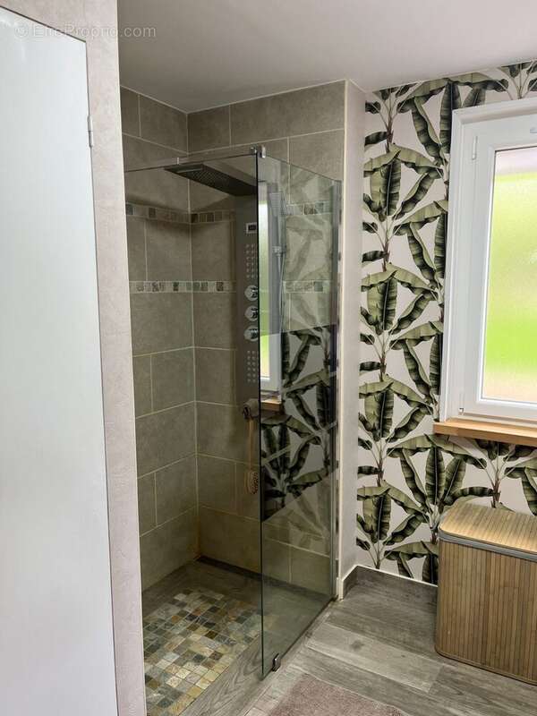 Maison à COURS-LA-VILLE