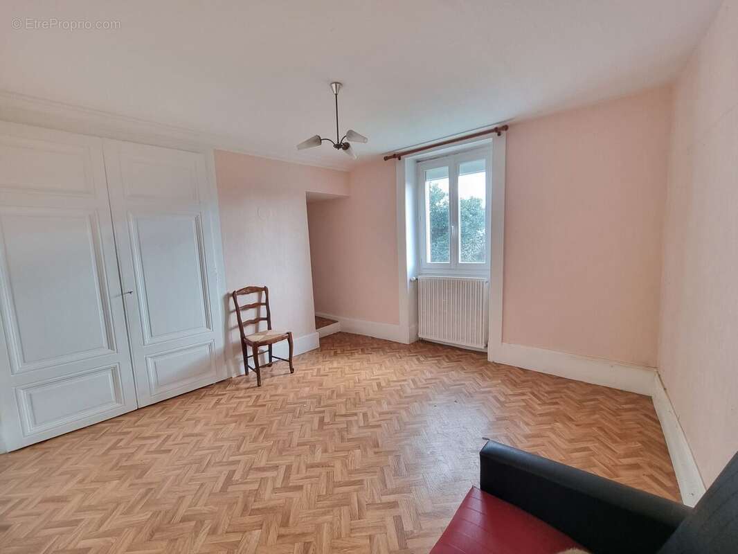 Maison à SAINT-MARTIN-LA-PLAINE