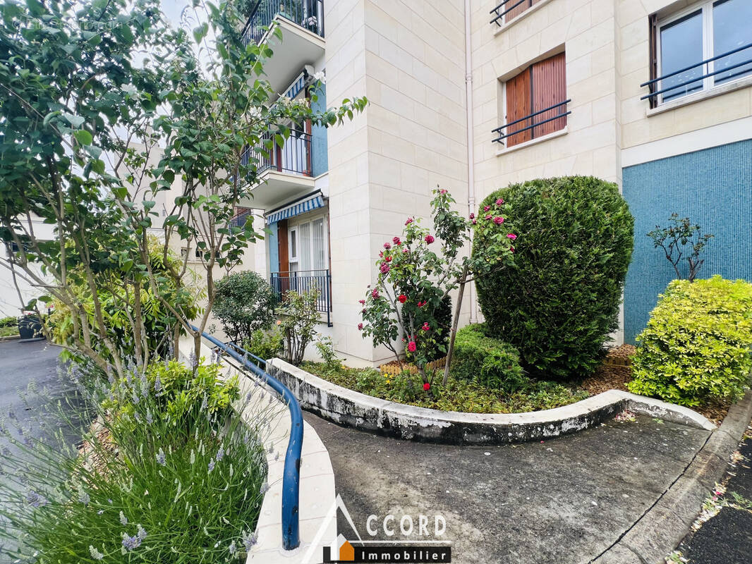 Appartement à SARTROUVILLE