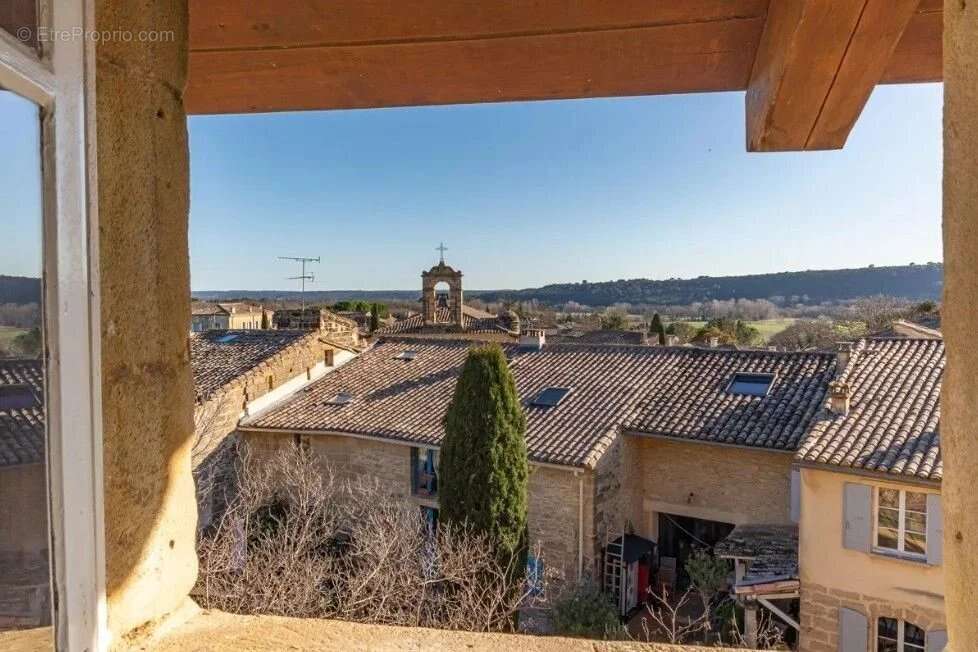 Maison à MONTAREN-ET-SAINT-MEDIERS