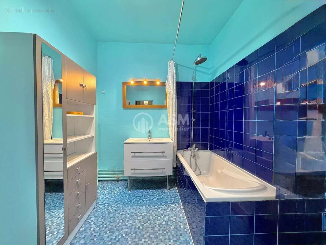 Appartement à COURBEVOIE