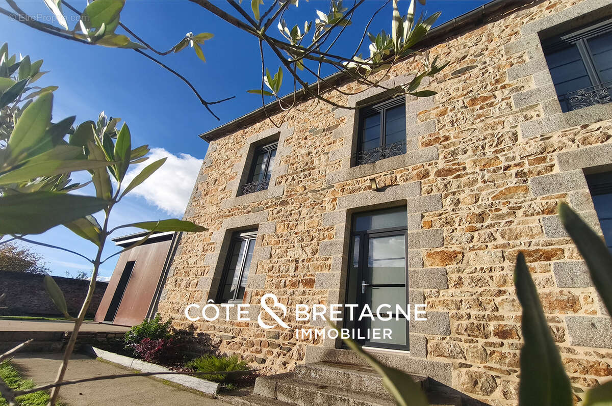 Maison à LANVOLLON