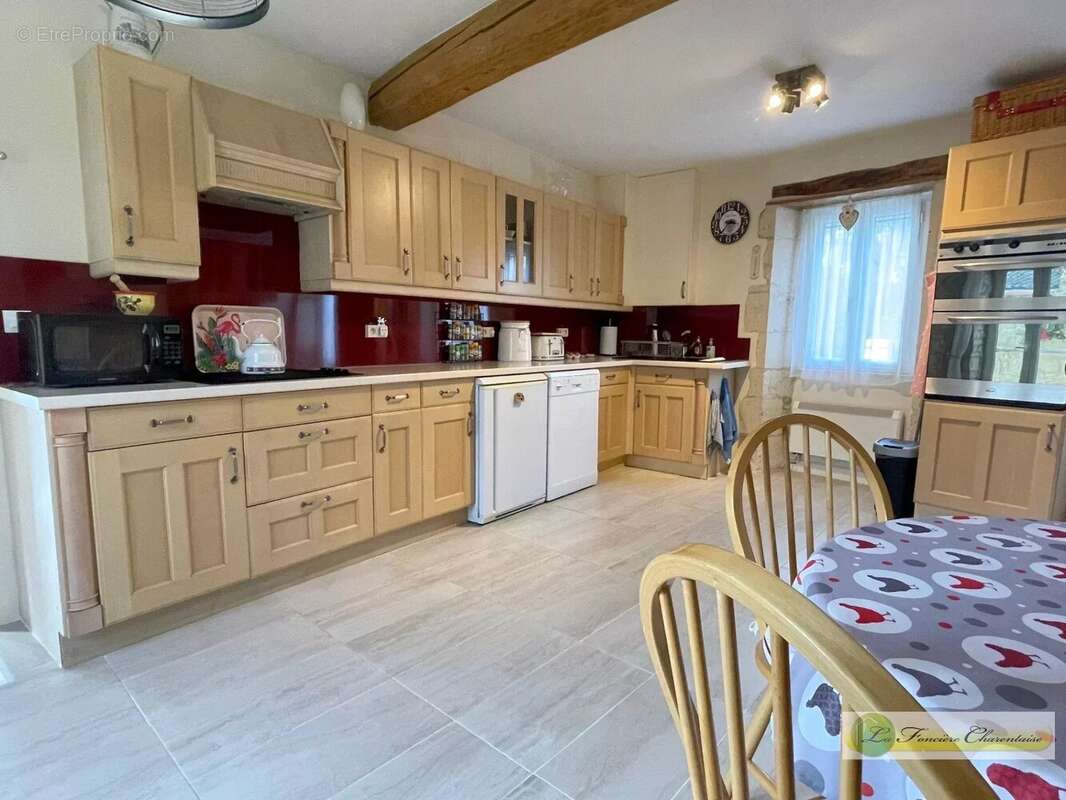 Maison à SAINT-FRAIGNE