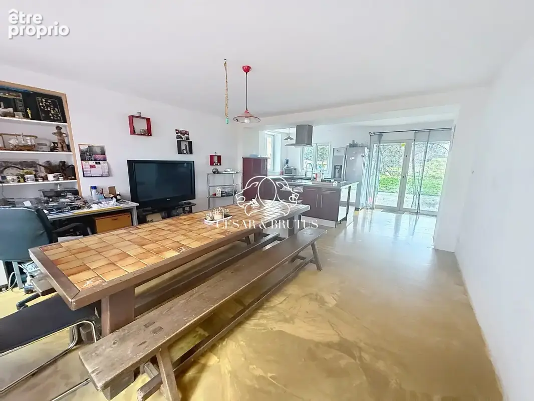 Maison 6 pièces 159 m² à vendre à Saint-Pierre-La-Noaille (42190) - photo 4