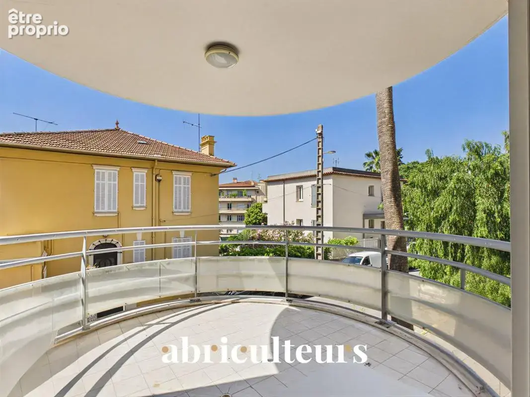 Beau 3 pièces avec terrasse-jardin au Cannet – Emplacement idéal - photo 3