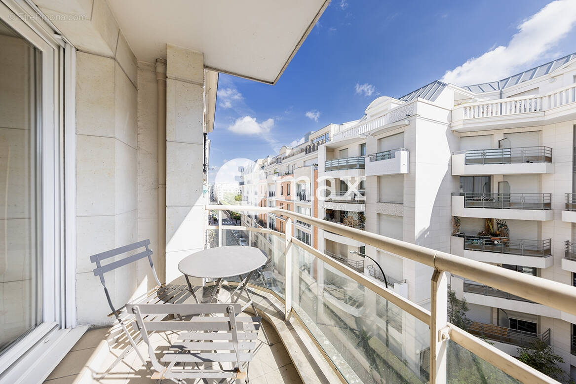 Appartement à LEVALLOIS-PERRET