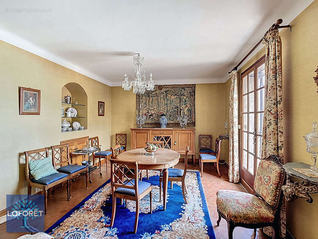 Maison à ROQUEFORT-LES-PINS