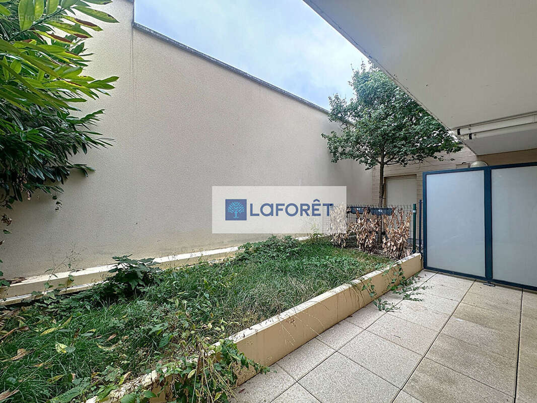 Appartement à LE MESNIL-LE-ROI