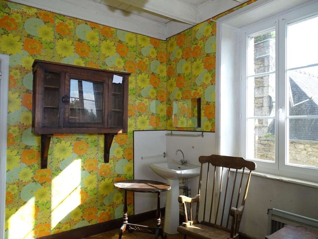 COTES D'ARMOR Saint Nicolas du Pélem, maison mitoyenne de 7 chambres au centre du village - photo 9