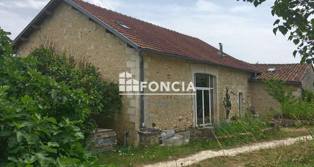 Hameau à vendre à 1 940 000 euros - photo 8