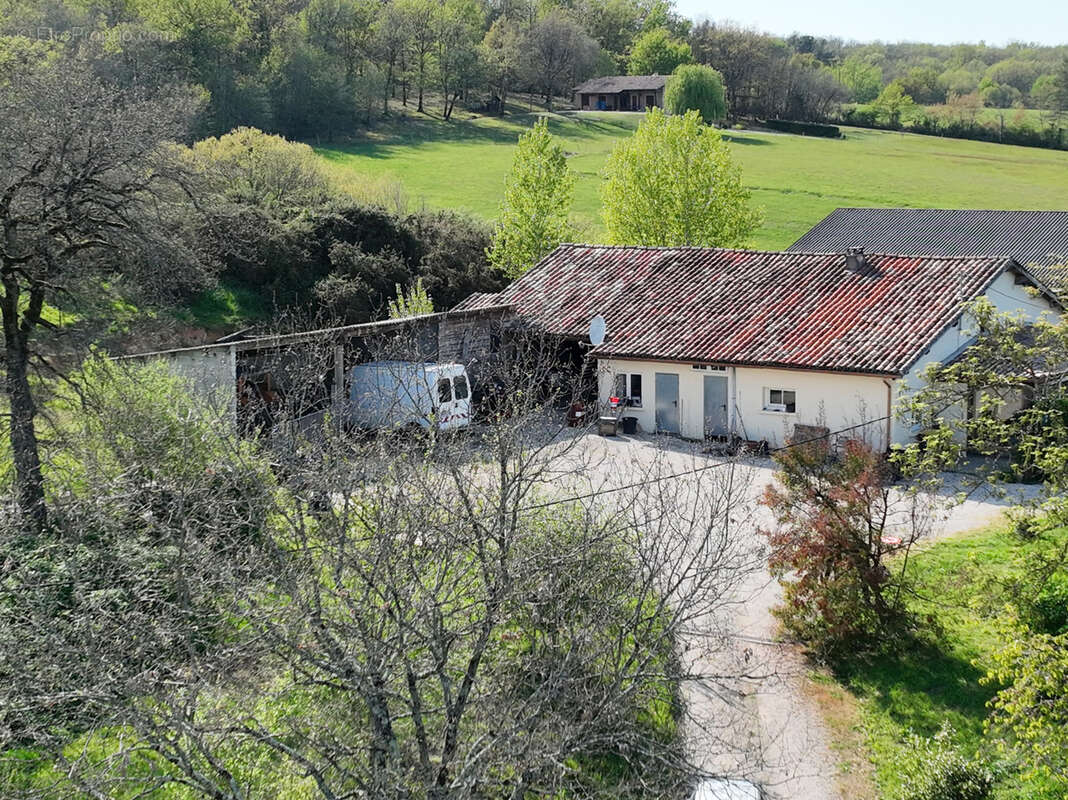 Maison à NEGREPELISSE