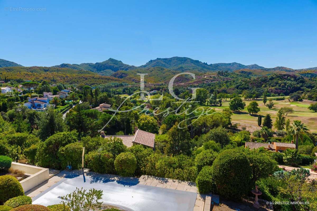 Maison à MANDELIEU-LA-NAPOULE