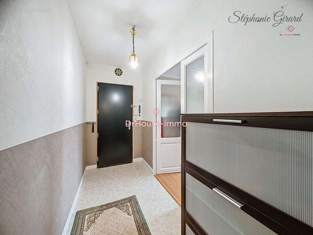 Appartement à SAINT-JEAN-DE-LA-RUELLE