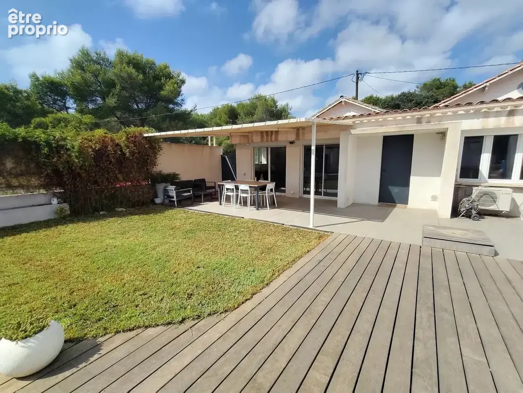 Martigues – Propriété de charme rénovée avec 2 maisons, grand jardin et dépendance - photo 4