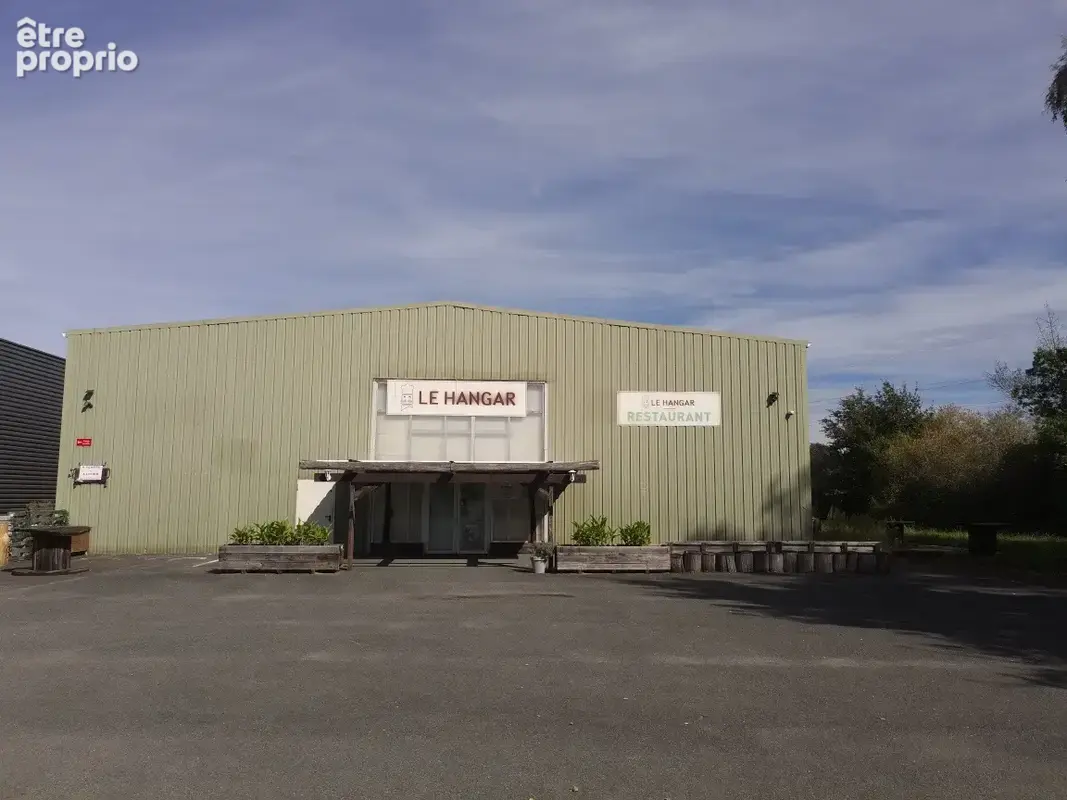 Commerce à AVOINE